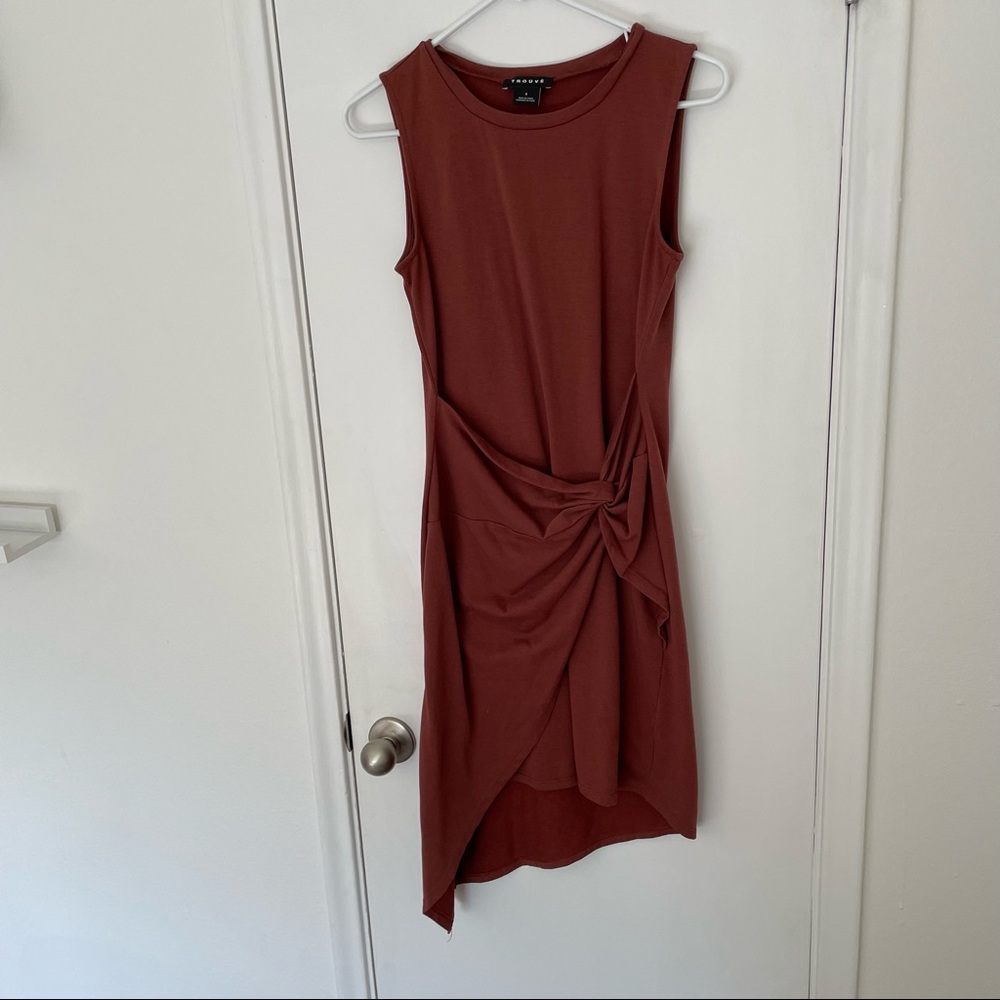 Trouve Twist Front Sleeveless Dress